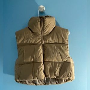 Tan puffer vest, size small